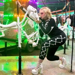 Crossbones Capri Leggings -Kreepsville Shop GCPCBW 5