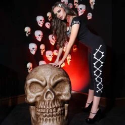 Crossbones Capri Leggings -Kreepsville Shop GCPCBW 6