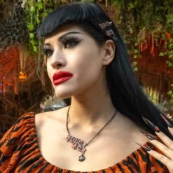 Halloween Queen Text Necklace -Kreepsville Shop JNTHQ 5